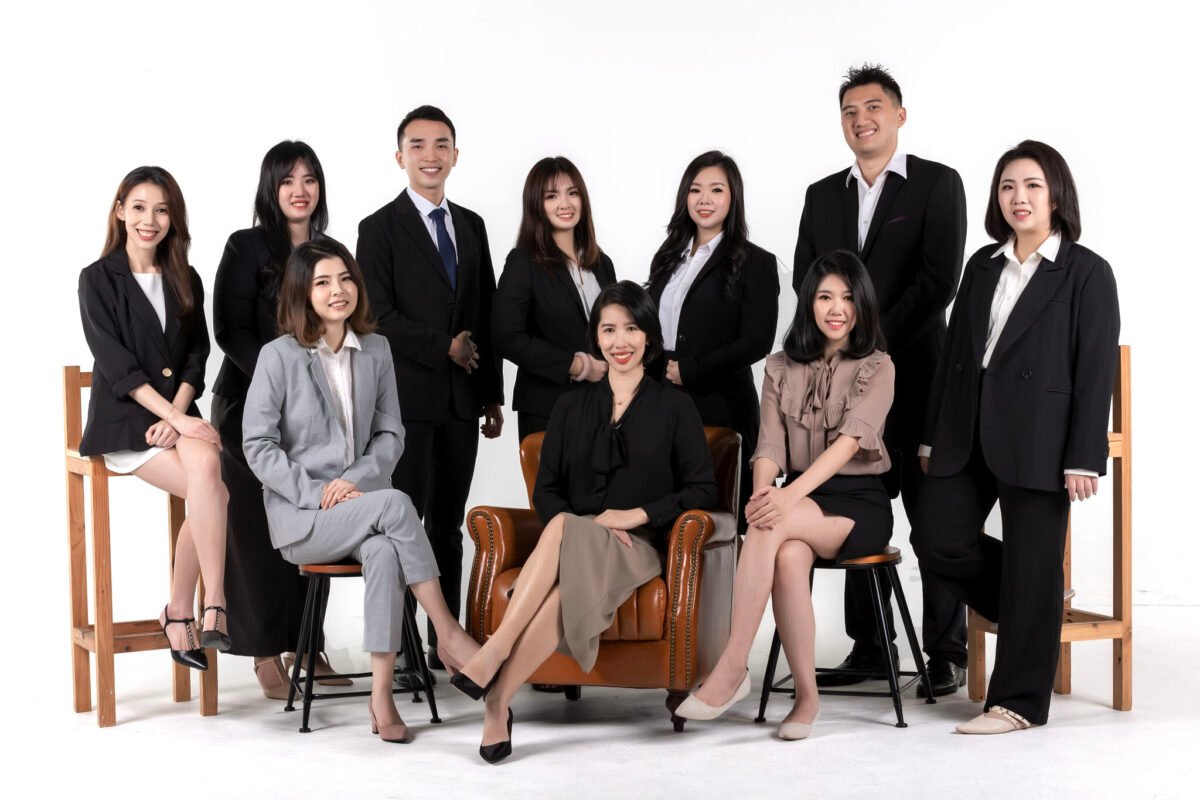 Elitez Linder and her Finance Team